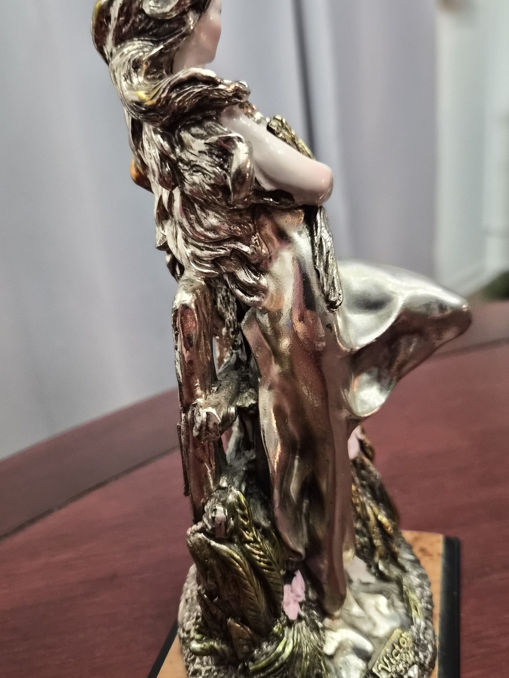 Signed Victor 9 inches tall, Lady Figurine Sculpture Silver Gold Tone, Vintage - Picture 11 of 15